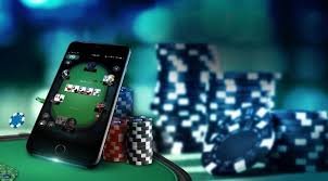 Filipino sports bettor placing wager on basketball via phwin 365 mobile browser